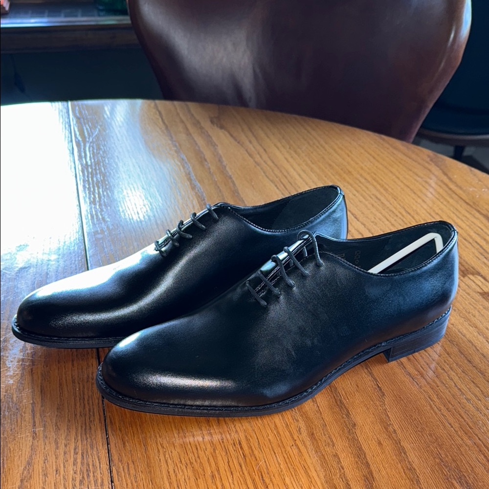 Elegant Black Leather Oxford Shoes